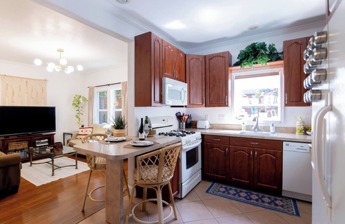 Junior College Neighborhood Association Cottage | Adorable 1 BD 1 BA in one of SR's best neighborhoods!