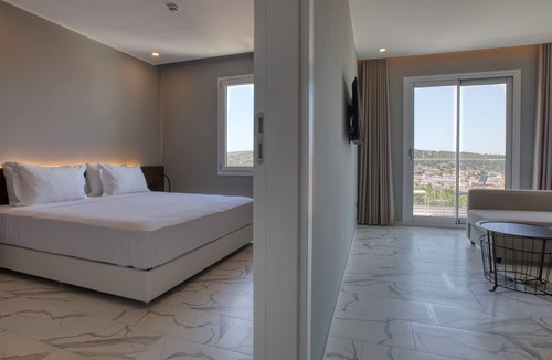 Cesme Apartment | AEGEAN Apartments Cesme - Suite Superior Room, Sea View, Living Room