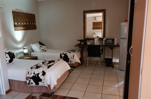 Fichardt Park Cabin | Affordable Accommodation in Bloemfontein