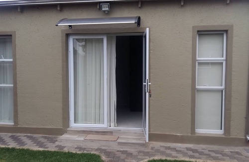 Germiston House | Affordable, Cozy, Modern Home Away From Home For The Discerning Couple Or Family