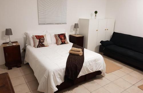 uMlalazi House | African Dwarf Kingfisher Guesthouse