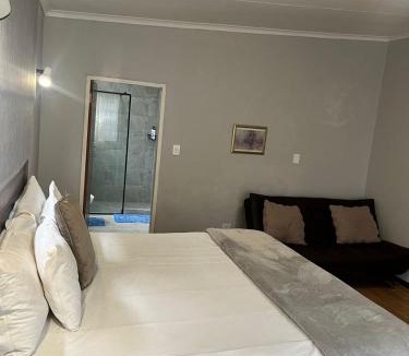 Boksburg House | African Kingdom Guest House