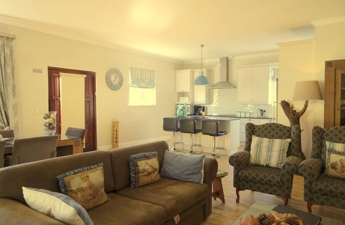 Durbanville House | African Palm Blue cottage