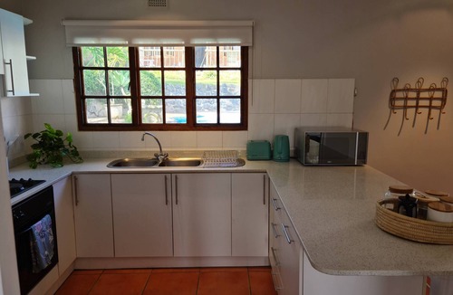 Athlone House | African Sands Bed & Breakfast
