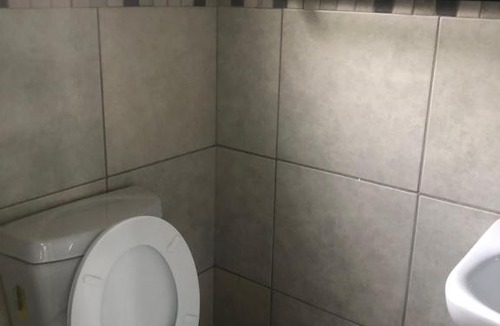 Kempton Park House | Africaren Budget Stay