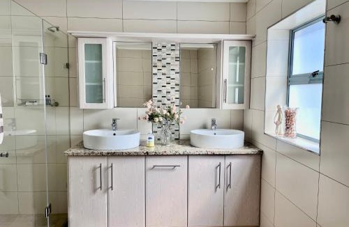 Calypso Beach House | Aircon 63 on Coral