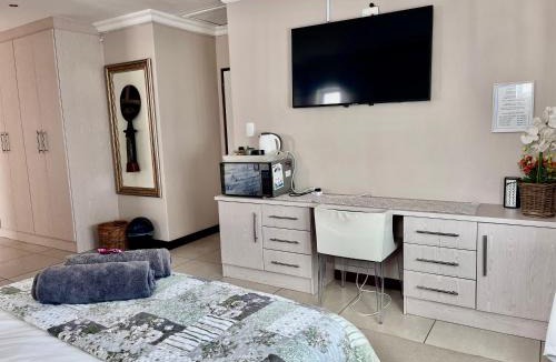 Calypso Beach House | Aircon 63 on Coral