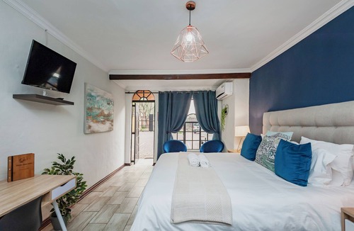 Kempton Park House | Airport Tower Lodge