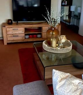 Greenfields House | Airport-way via Trent
