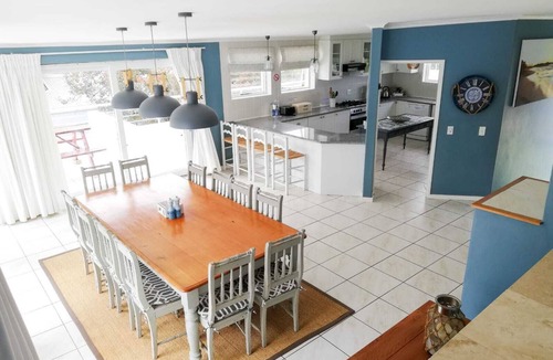 Voelklip House | Akwa House Hermanus - your home away from home!