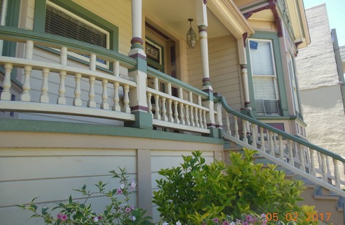 Alameda Apartment | Alameda 2 BR 2BA Apt. AC, 3 blocks to beach & shopping center & free parking