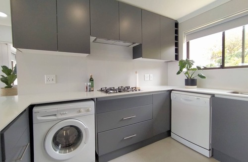 Robberg Beach Apartment | Alba Tramonto | 4 bed 3 bath - 100m Robberg Beach