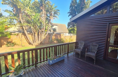 Jeffreys Bay House | Albatross log home - 5 min to pristine surfing beaches