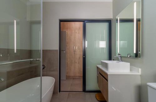 Kareeberg Apartment | #AlimamaSpaces The Manson Umthunzi View