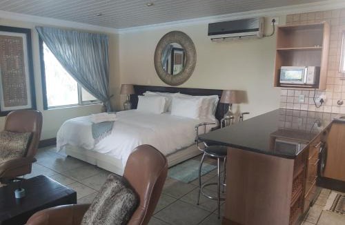 Moreleta Park Bed & Breakfast | All Seasons Boutique Hotel - Own Water - Own Electricity