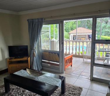 Moreleta Park Bed & Breakfast | All Seasons Boutique Hotel - Own Water - Own Electricity