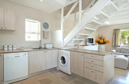 Steenberg Estate House | Almondbury Cottage