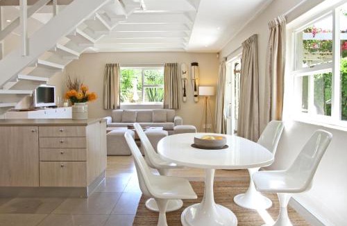 Steenberg Estate House | Almondbury Cottage