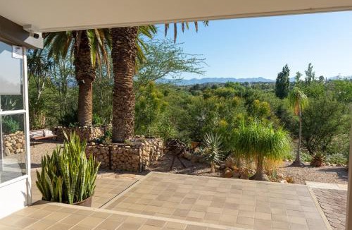 Oudtshoorn House | Aloe Manor