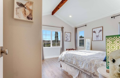 Sonoma House | Alpaca Farm, Sonoma Lavender Spa Tub & Wine Bliss
