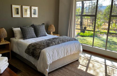 Hekpoort House | Altemooi Farm Stay