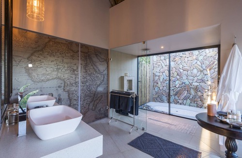 Thorny Bush Game Reserve Cabin | AM Lodge