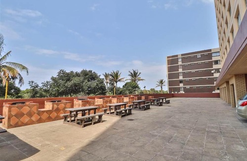 Kingsborough Apartment | Amanzi 1704 Amanzimtoti