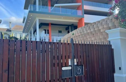 Somerset West Villa | Amazing! 7 bedroom villa with rooftop pool & views