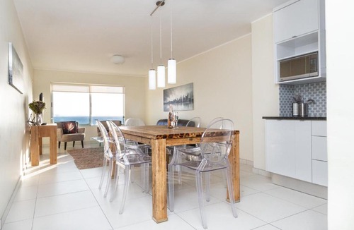 Bloubergstrand Apartment | Amazing Beachfront 2 Bed Apartment A308 Sea Spray