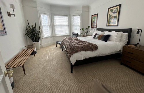 Marina District Apartment | Amazing Marina District 2 Bedroom Apartment with Rooftop Deck