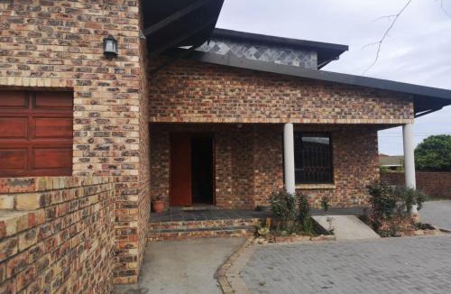 Bluewater Bay House | AMM Guesthouse