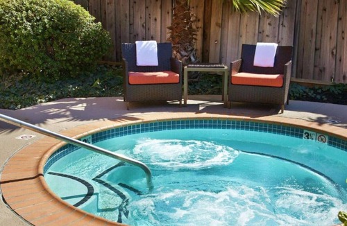 Concord House | An East Bay stay near Six Flags