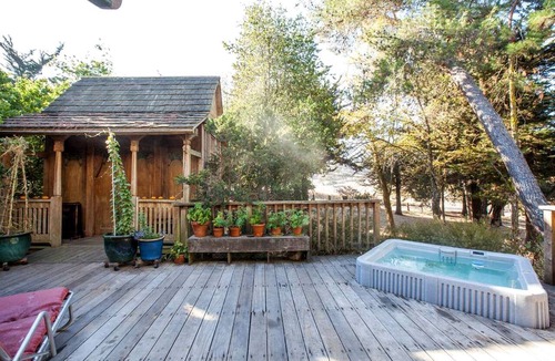 Petaluma Cottage | Antique Indonesian Teakwood Cottage for a Romantic Getaway in Petaluma, California