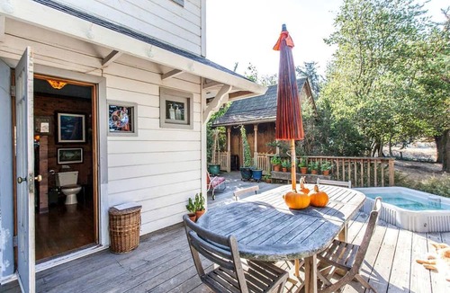 Petaluma Cottage | Antique Indonesian Teakwood Cottage for a Romantic Getaway in Petaluma, California