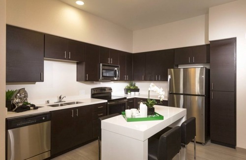 Morse Park Condo | Anton 1101 2BR – Family Stay w/Pool, Fire Pit & Gym