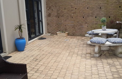 Salt Rock Apartment | Apart 7min walking distance to beach & Wi-Fi