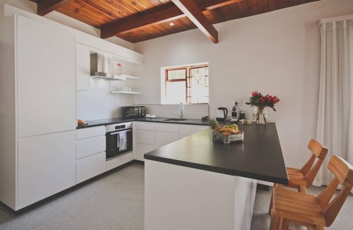 Gordons Bay Central Apartment | Apartment ∙ 2 bedrooms ∙ 4 guests