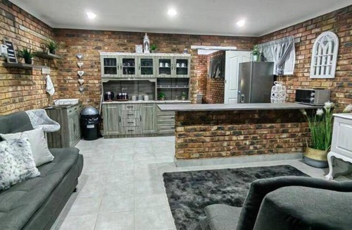 Boksburg Apartment | Apartment ∙ 1 bedroom ∙ 6 guests