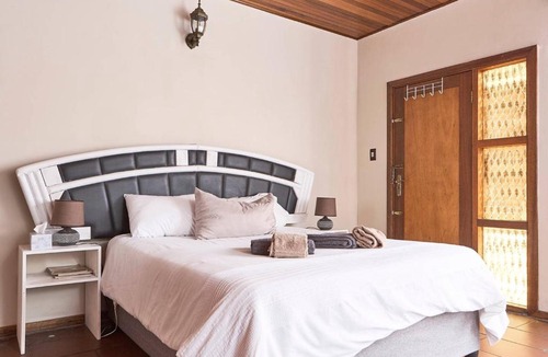 Queenswood Apartment | Apartment 1233 on Webb