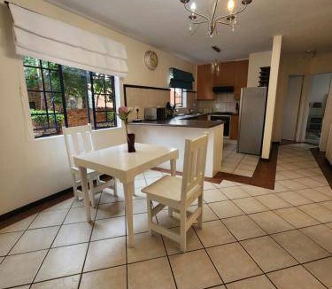 Die Hoewes Apartment | Apartment ∙ 2 bedrooms ∙ 4 guests