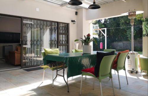 Greater Johannesburg Metropolitan Area Apartment | Apartment ∙ 2 bedrooms ∙ 4 guests