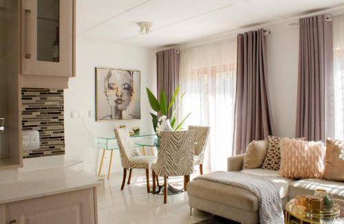 Greater Johannesburg Metropolitan Area Apartment | Apartment ∙ 2 bedrooms ∙ 4 guests
