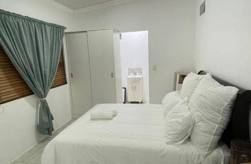 Grassy Park Apartment | Apartment ∙ 2 guests