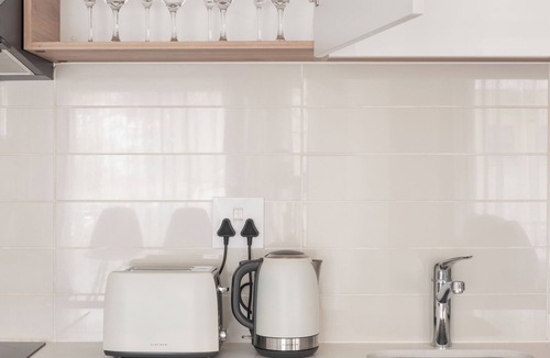 Woodmead Apartment | Apartment at Waterfall