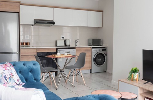 Woodmead Apartment | Apartment at Waterfall