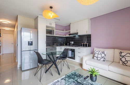 Umhlanga Apartment | apartment is close to everything beautiful and Morden . Free WiFi and parking