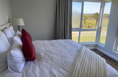 Marina Martinique Apartment | Apartment on the Canal Jeffreys Bay