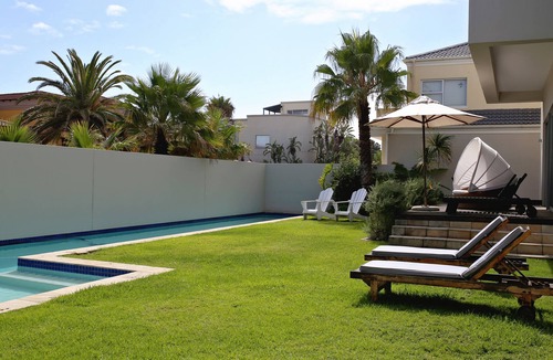 Sunset Beach Apartment | Apartment on the ground floor overlooking the pool