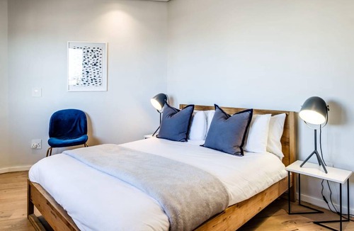 Three Anchor Bay Apartment | Apartment ∙ 3 bedrooms ∙ 6 guests