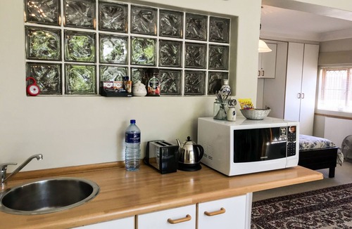 Pinelands Bed & Breakfast | Applegarth B and B and Self Catering Studios